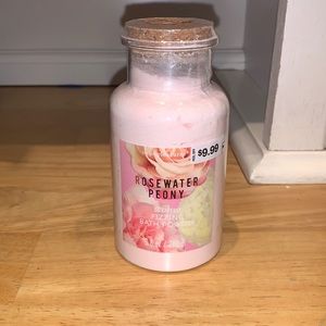 5/$15 😍 Rose Peony Fizzing Bath Powder 💕🌹